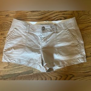 Old Navy Chino Shorts Low Rise size 8